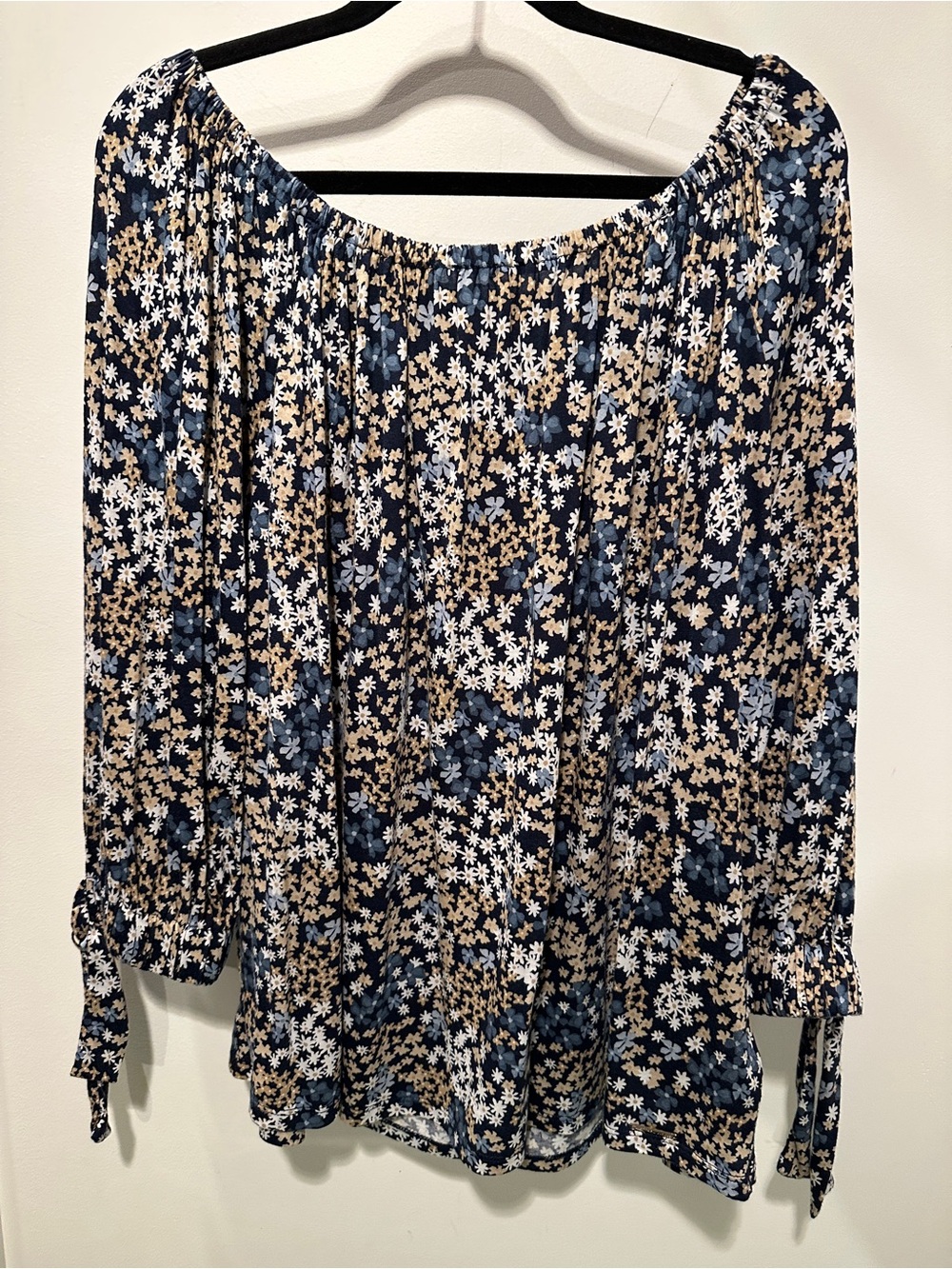 Michael Kors Navy Floral On or Off-Shoulder Blouse with Cream & White Daisies 1X